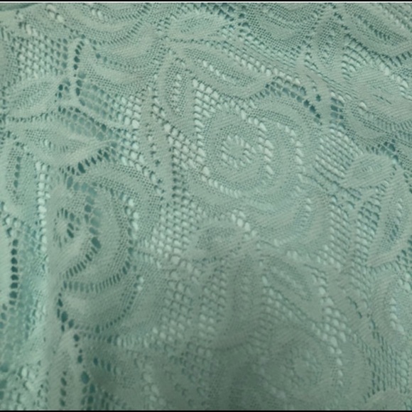 Cherokee blue lace dress - Picture 4 of 4